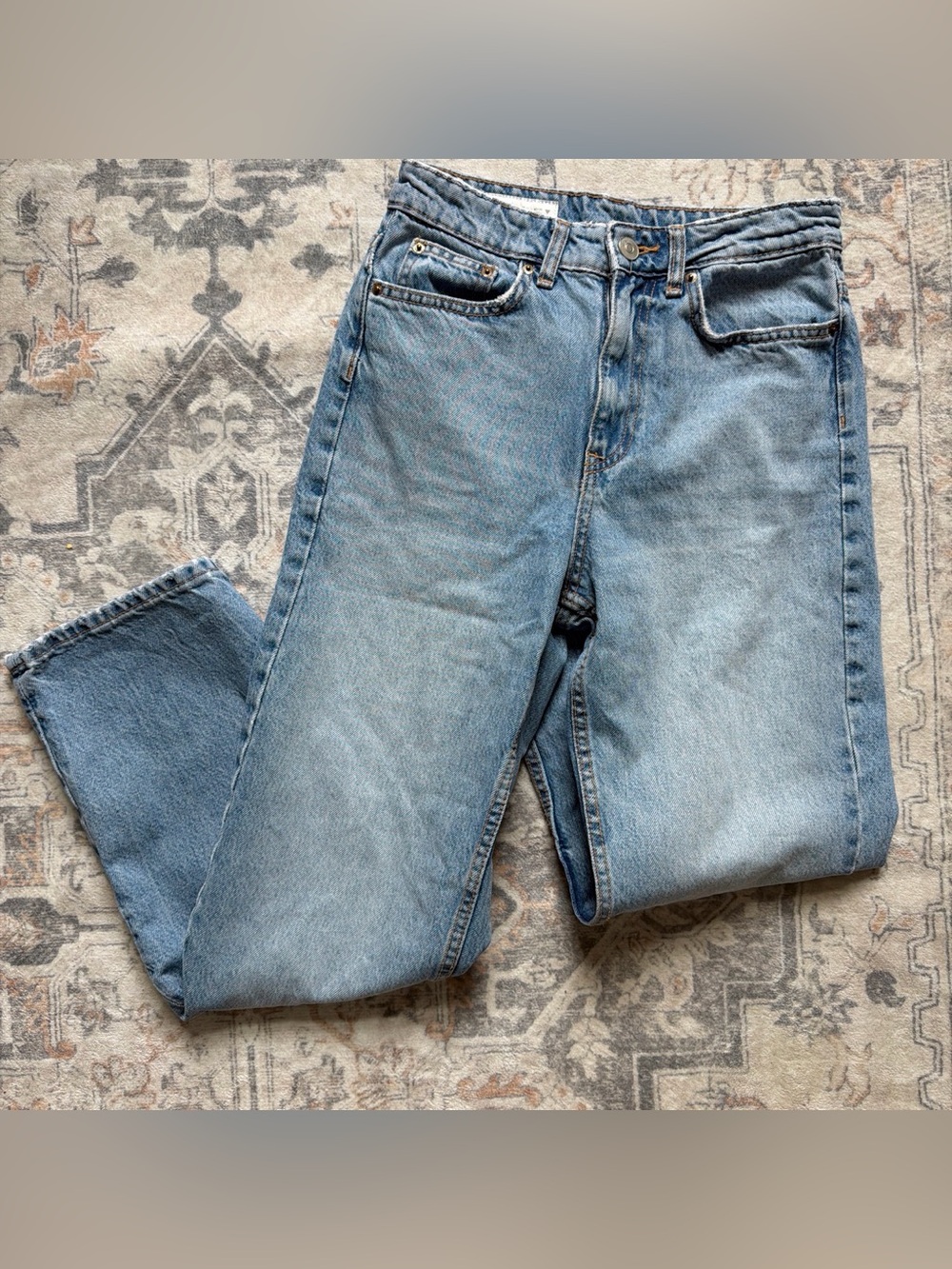 Zara Women’s Straight Light Blue Jeans